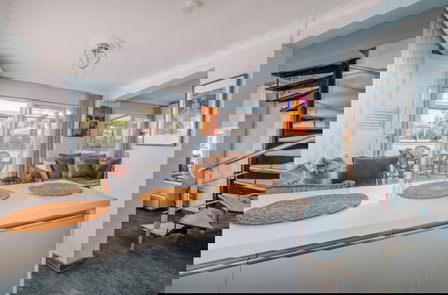 Foto 7 - Villa With Terrace Right by the Sea in Urla