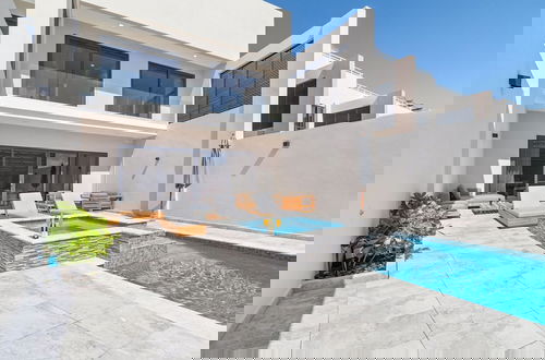 Foto 38 - High-end Villa Walk to Beach Pool Ocean View