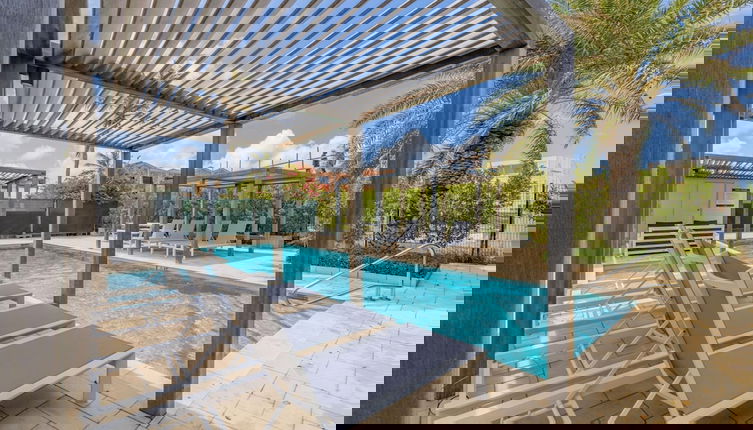 Foto 1 - Serene Designer Gem Walk to Beach Strip Pool