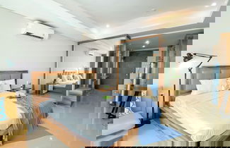 Foto 3 - Big And Comfy Studio At Kemang Village Apartment
