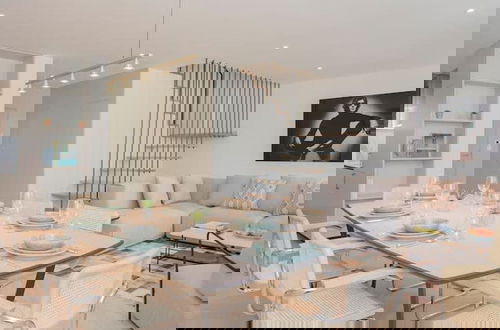 Foto 5 - Liiiving in Porto Luxury Beachfront Apartment VI