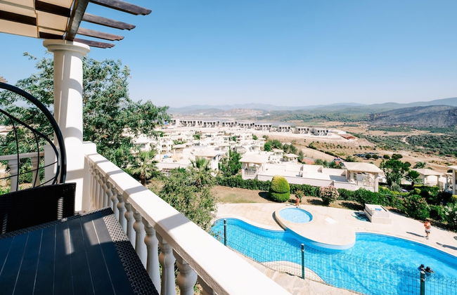 Nature View Villa w Pool 5 min to Beach in Milas - Foto 1
