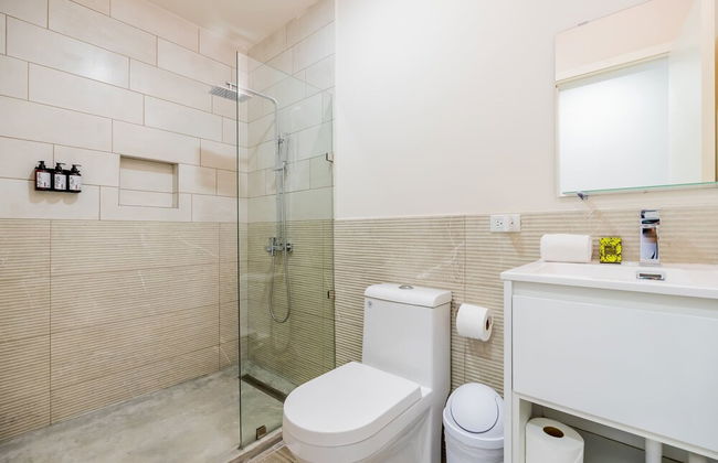 w Exceptional 1BR With Balcony in Casco View - Foto 56