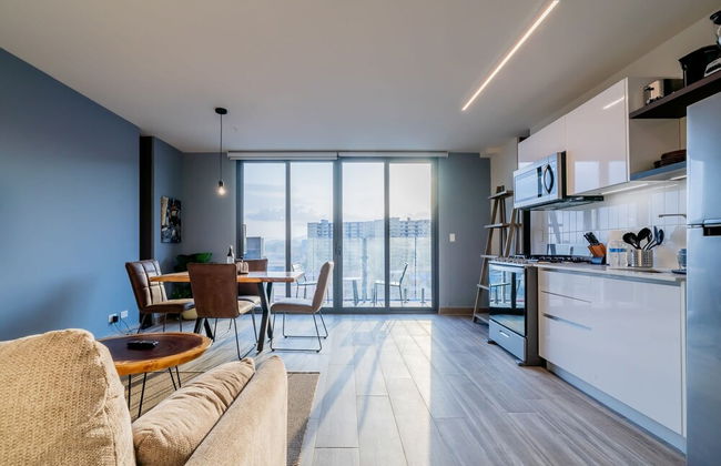 w Exceptional 1BR With Balcony in Casco View - Foto 47
