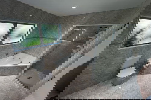 Photo 11 - Waiake Beach Apartments