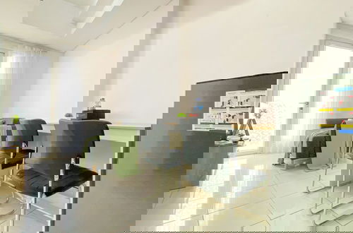 Foto 1 - Good And Warm 1Br At Boutique Kemayoran Apartment