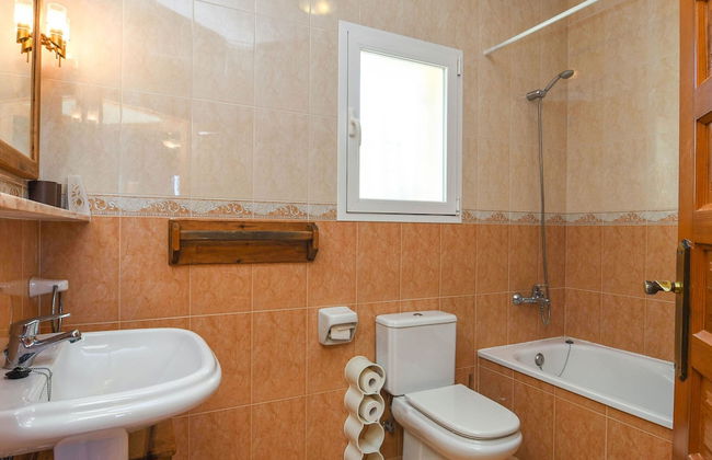 Modern Villa in Cumbre del Sol With Private Pool - Photo 15