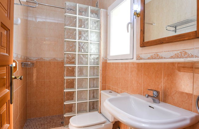 Modern Villa in Cumbre del Sol With Private Pool - Photo 14