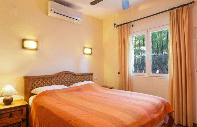 Modern Villa in Cumbre del Sol With Private Pool - Photo 12