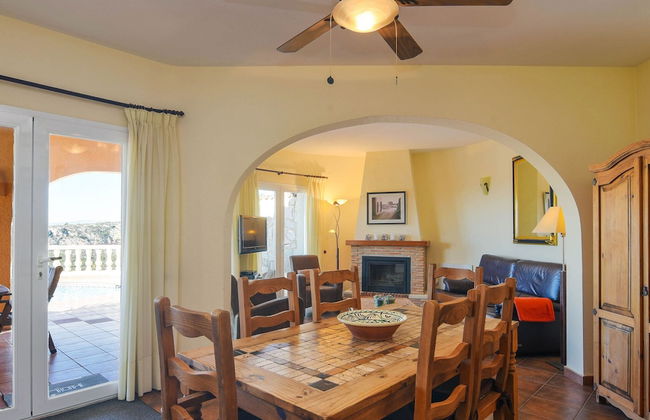 Modern Villa in Cumbre del Sol With Private Pool - Photo 6