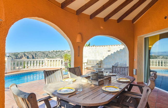 Modern Villa in Cumbre del Sol With Private Pool - Photo 22