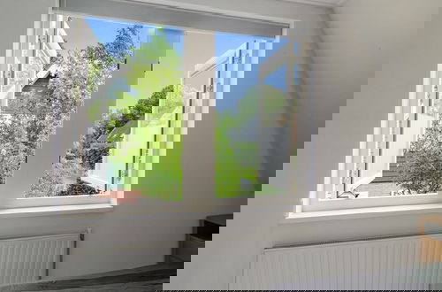 Foto 13 - Holiday Home With Enclosed Garden