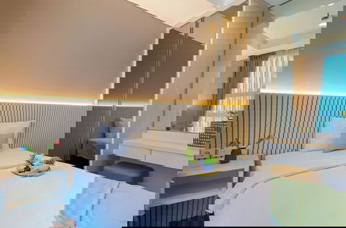 Foto 6 - Spacious And Homey 2Br Apartment With Private Lift At The Kencana Residence