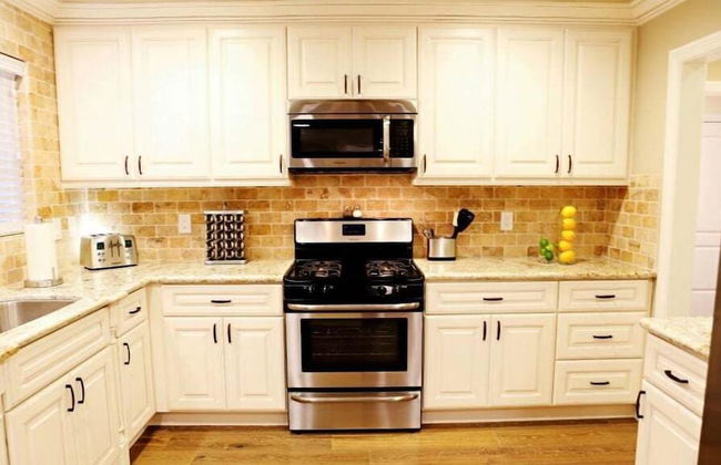 Fantastic 6 bedroom, 4.5 bath home (4 master Suites), pool home - Foto 13