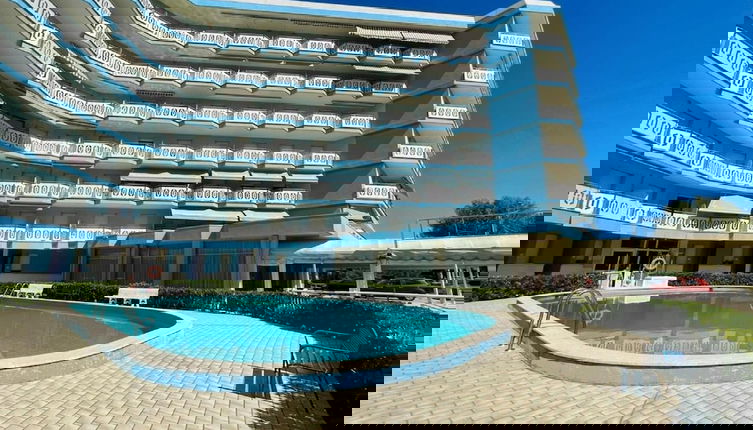 Foto 1 - Inviting Apartment by the Beach
