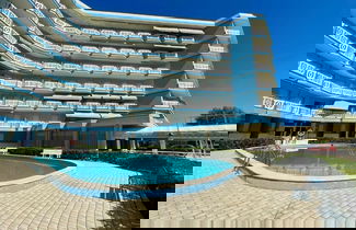 Foto 1 - Inviting Apartment by the Beach