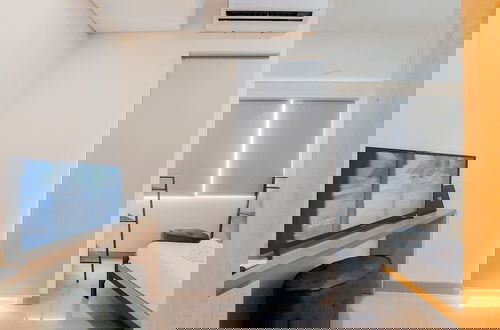 Foto 6 - Homey And Modern Studio Apartment B Residence