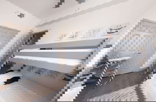 Foto 12 - Luxury Central Apartment with Gym