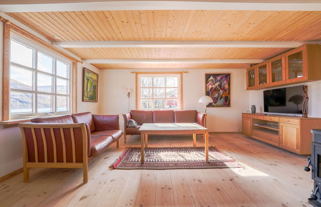 Lovely 4 Bedroom House In Vestmanna - Photo 13