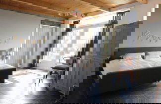 Foto 3 - Beautiful Apartment With Garden