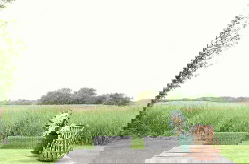 Foto 7 - Beautiful Apartment With Garden