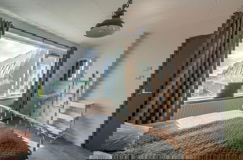 Photo 7 - Spacious Home With Garden
