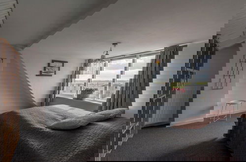 Photo 6 - Spacious Home With Garden