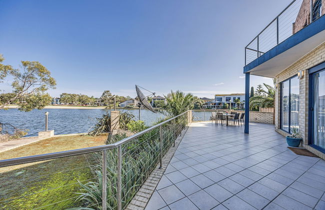 StayAU 6BR Deluxe Lakeview Point Cook - Photo 44