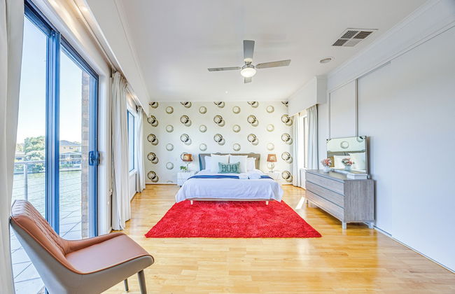 StayAU 6BR Deluxe Lakeview Point Cook - Photo 6