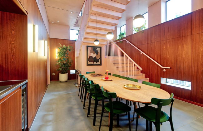 Deluxe One-bedroom Apartment in Poplar - Photo 20