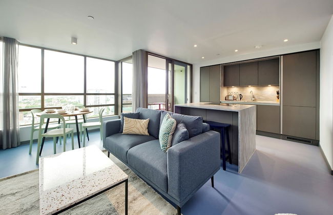 Stunning Two-bedroom Poplar Flat With City Views - Foto 1