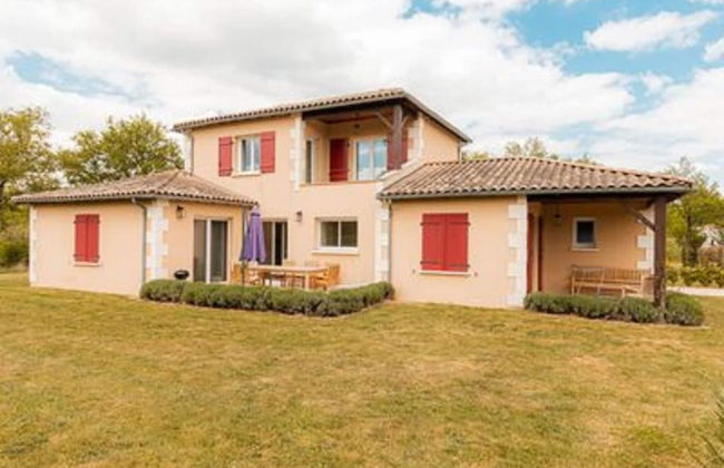 Spacious and Modern Villa With Large Garden and BBQ Area - Foto 45