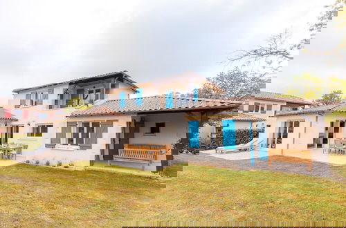 Foto 15 - Modern Villa With Large Garden