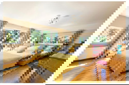 Photo 5 - Sleeps10/18-parking-garden-pool-hottub-balcony