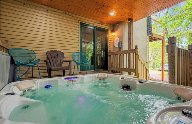 Summit Shores Tranquil Escape Designed for Groups w/ Hot Tub, Fire Pit + Game Room - Foto 44