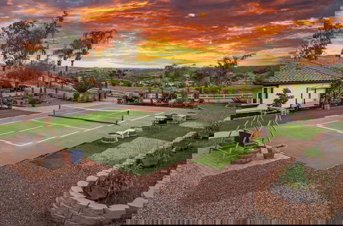 Photo 4 - Breathtaking Meadows by Avantstay Temecula Group Retreat Pool, Pickleball, Firepit, Hot Tub