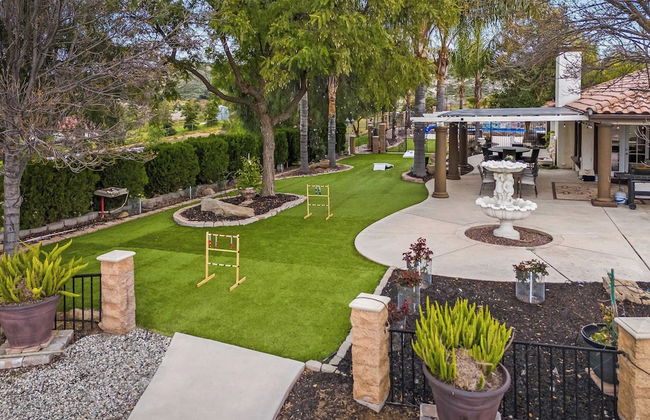 Breathtaking Meadows by Avantstay Temecula Group Retreat Pool, Pickleball, Firepit, Hot Tub - Photo 5
