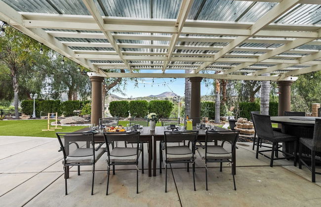 Breathtaking Meadows by Avantstay Temecula Group Retreat Pool, Pickleball, Firepit, Hot Tub - Photo 40