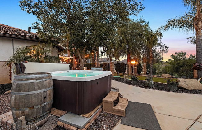 Breathtaking Meadows by Avantstay Temecula Group Retreat Pool, Pickleball, Firepit, Hot Tub - Photo 37
