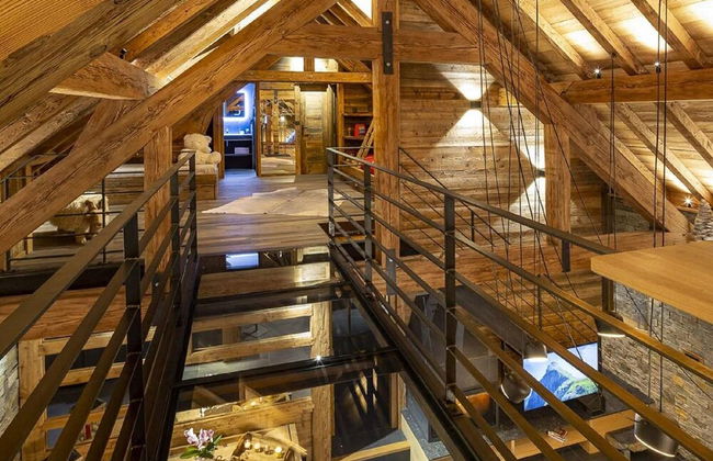 Lush Chalet With hot tub and Sauna - Foto 16