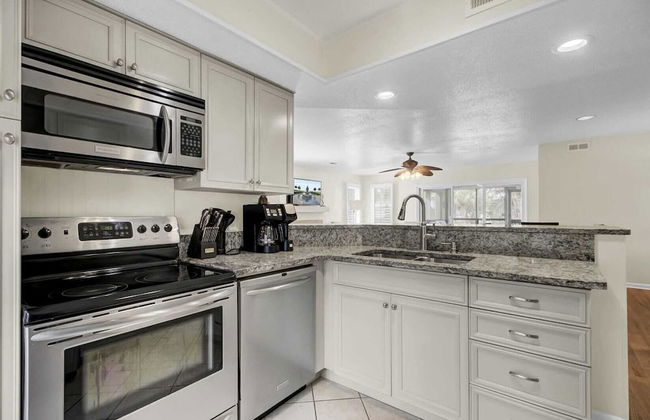 401 Yacht by Avantstay Marina View, Pool, Porch - Foto 12