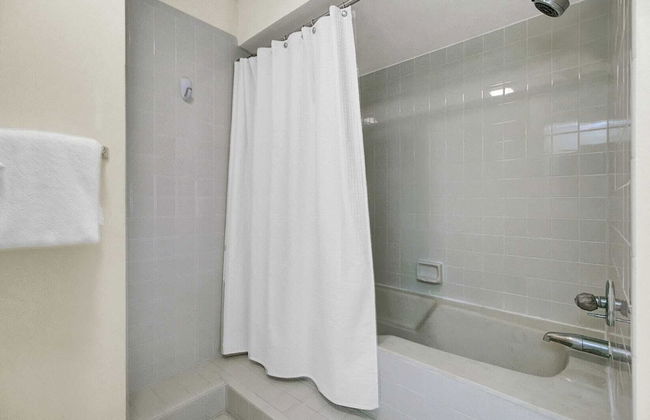 401 Yacht by Avantstay Marina View, Pool, Porch - Foto 20
