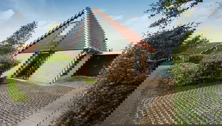 Foto 1 - Holiday Home in Zeeland With Spacious Garden