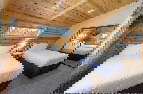 Foto 37 - Paw Print Hot Tub, Mountain Views, Game Room, 4mins to Ski Resort!