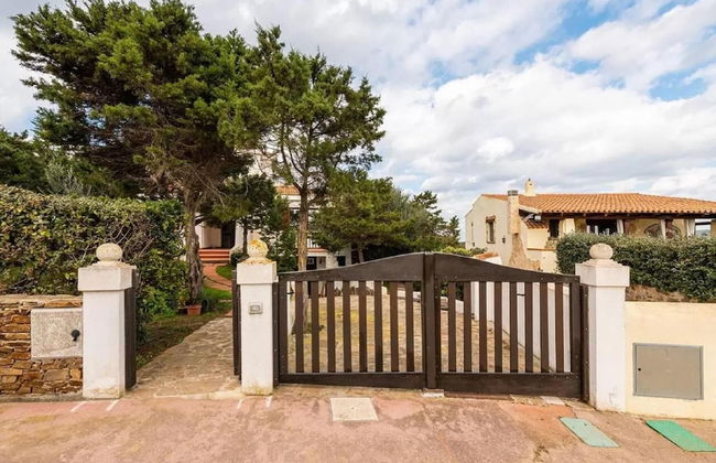 Detached Villa With Garden in Stintino - Photo 32