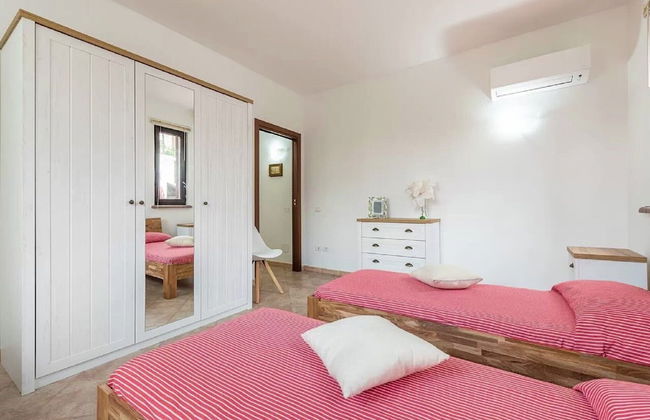 Detached Villa With Garden in Stintino - Photo 6