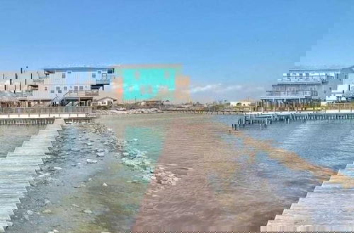 Photo 10 - Waterfront Escape w/ Views Shared Pool & Boat Dock Orange Crush by Avantstay