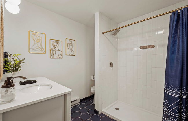For Lake Sake by Avantstay Lakefront + Hot Tub + View - Photo 36