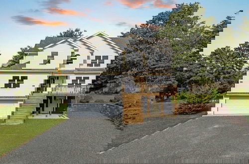 Foto 34 - For Lake Sake by Avantstay Lakefront + Hot Tub + View