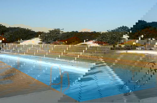 Foto 13 - Welcoming Villa With Shared Pool